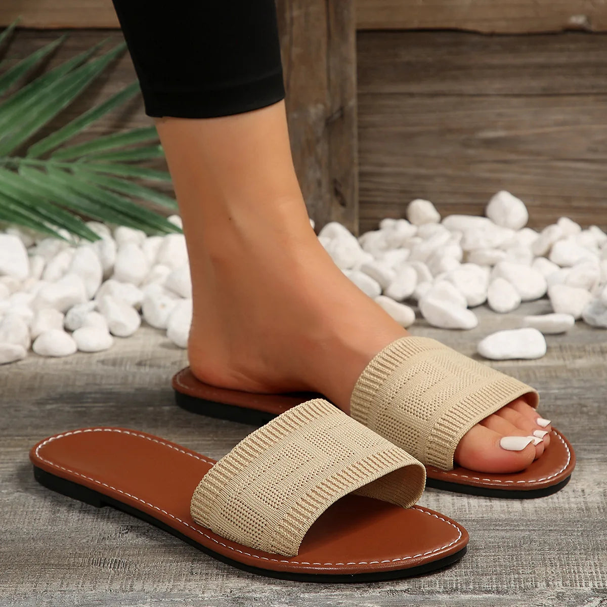 Women's Sandals 2025 Summer Luxury Fashion Flat Sandals Brown Designer Open Toe Non-Slip Outdoor Beach Slippers Slides Women