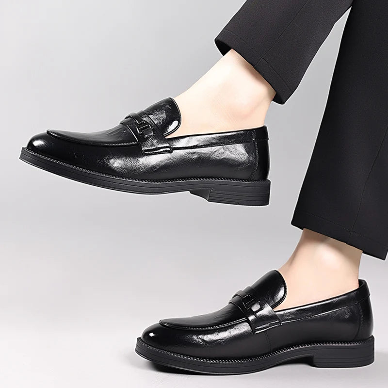 Classic Style Men's Fashionable Business Casual Leather Shoes Spring British Retro Comfortable Soft Sole Loafers Driving Shoes