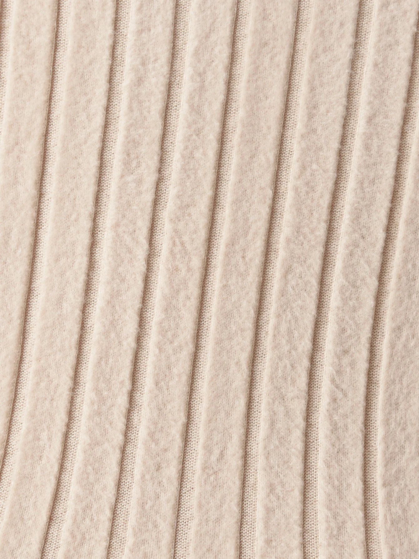 A Two-Piece Girls' Suit, A Long-Sleeved Round-Neck Bow Top And Long Pants, Is Suitable For Outdoor Use In Spring And Autumn