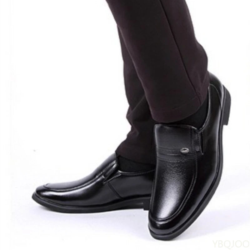 Classic men's business formal casual breathable shoes are simple comfortable low cut breathable versatile men's shoes