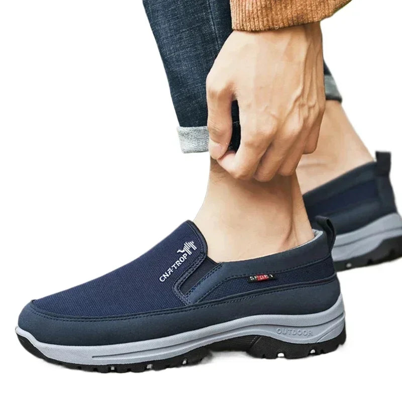 Sneakers Men Shoes Casual Loafers Non-Slip Slip on Vulcanized Shoes Soft Sole Solid Color Comfortable Water Sport Shoes Brown