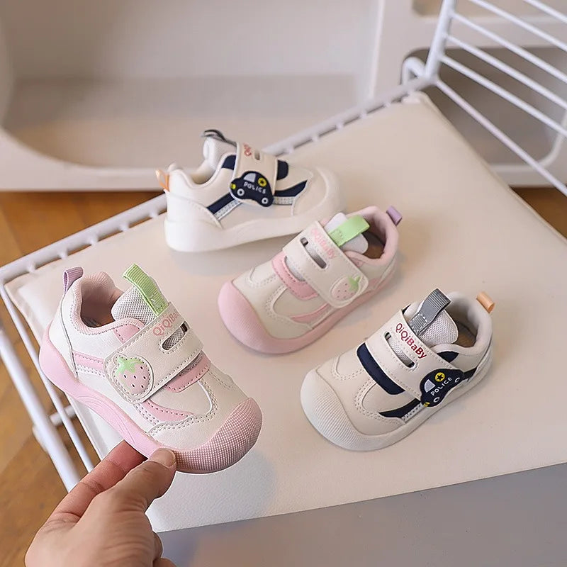 Children's sports shoes for boys and girls anti slip 2025 summer fashion design cute sweet and comfortable casual shoes